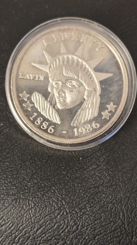Lavin Statue of Liberty 1 oz .999 Silver Round 1886-1986 100th Anniversary UNC