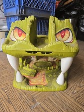 Vintage 1983 LJN FORTRESS OF FANGS Dungeons & Dragons Playset Not Complete