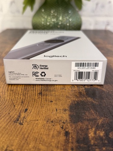 Logitech Spotlight 910-004654 Wireless Presentation Remote Control with USB - Photo 5/6
