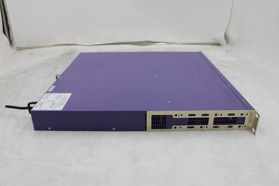 Conmutador de red PoE Gigabit de 24 puertos Extreme Networks Summit X460-24p Foto 3 de 3