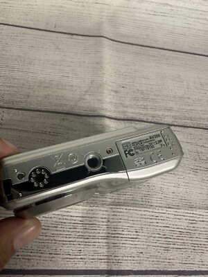 Fujifilm FinePix AV200 14.0MP Compact Digital Camera (Screen Won't