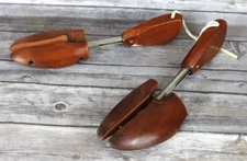 Vtg Rochester Shoe Tree Co Gen 3 Cedar Wood Split Toe Shoe Tree Adjustable Pair