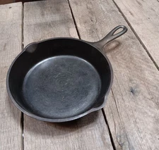 Vintage Cast Iron Skillet #5 with Heat Ring & Twin Pour Spouts