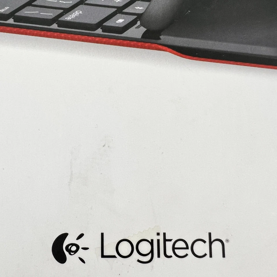 Logitech Canvas Keyboard Case for iPad Air 2 RED BRAND NEW - Image 4 of 4