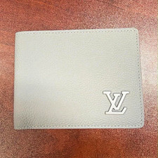 Louis Vuitton Women's White Bifold Wallet w/ LV Logo Credit Card Slots
