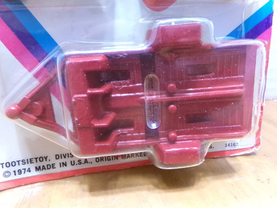 Camión y remolque Tootsietoy 1974 enganche de metal fundido a presión con bicicletas Foto 4 de 4