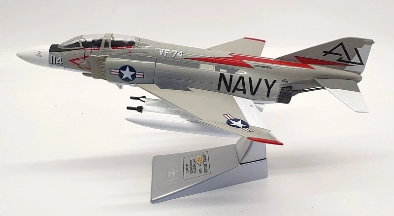 Corgi 1/72 Scale AA33212 - McDonnell F-4J Phantom VF-74 SQN US Navy Duxford - Image 2 of 4