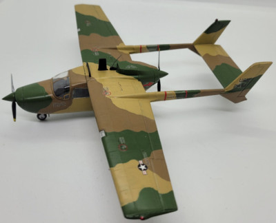 Cessna O-2A Skymaster 1:48  (gebaut & lackiert)