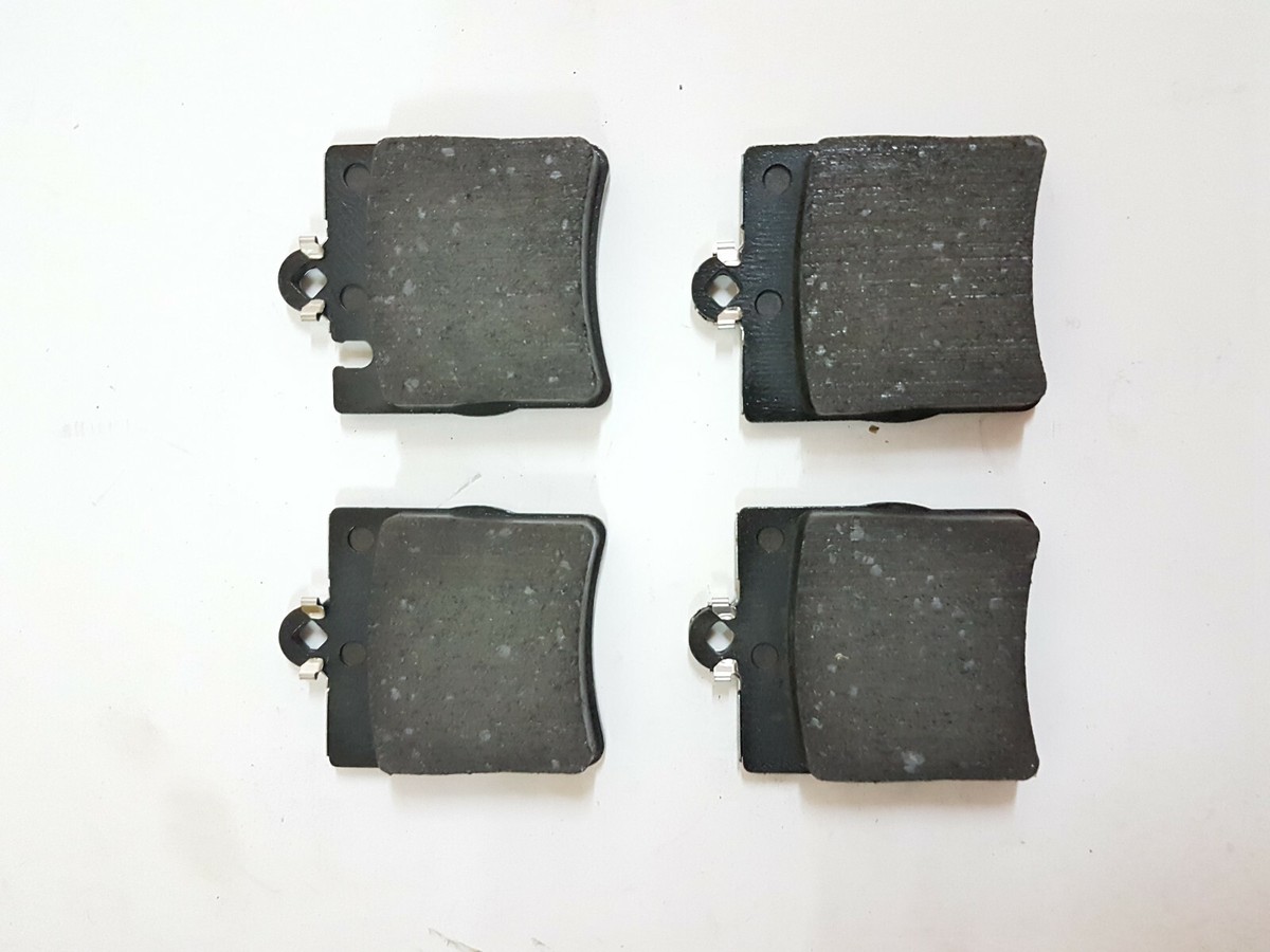 ぎゅな☺︎　0309 New Geniune Mercedes Benz Rear Brake Pads for W203 R171 C209