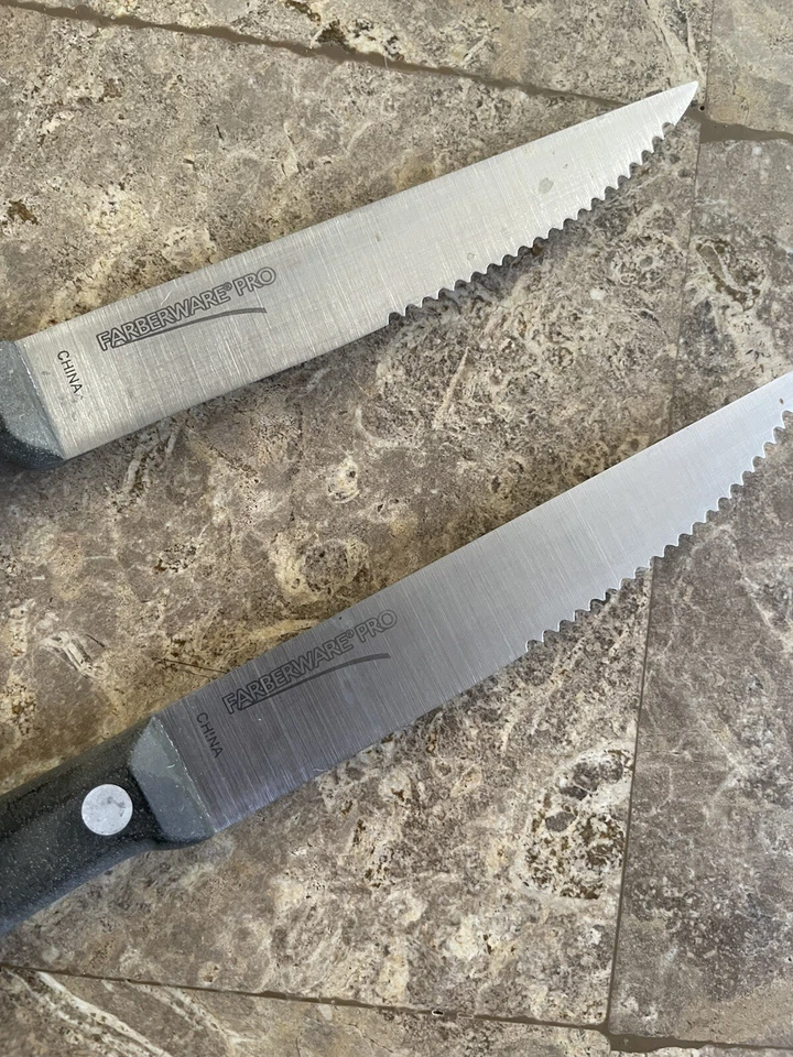 Juego de 2 cuchillos para tallar Farberware Pro 8 1/2" con mango de madera Foto 3 de 4