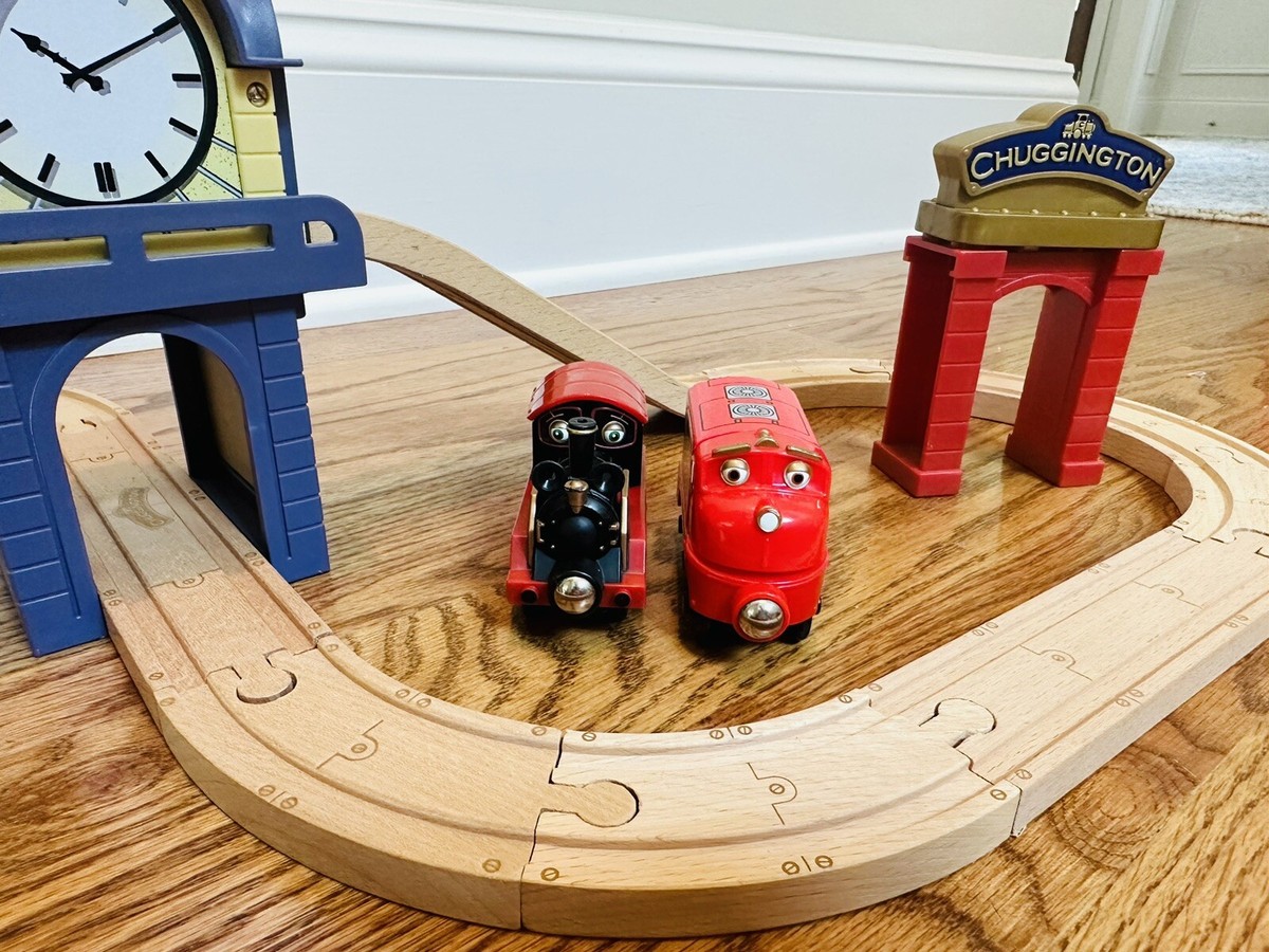 Chuggington Wooden Railway Over Under Figure 8 set with