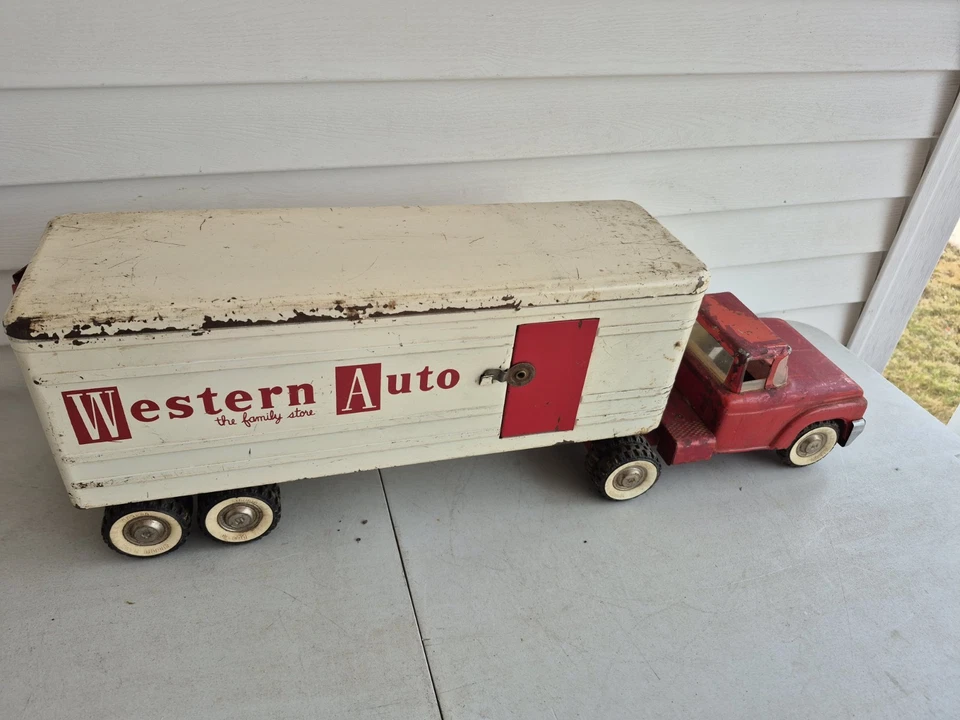 VINTAGE ADVERTISING WESTERN AUTO STORE DELIVERY TRUCK,STRUCTO TOY 1960'S,1970'S - Image 4 of 4