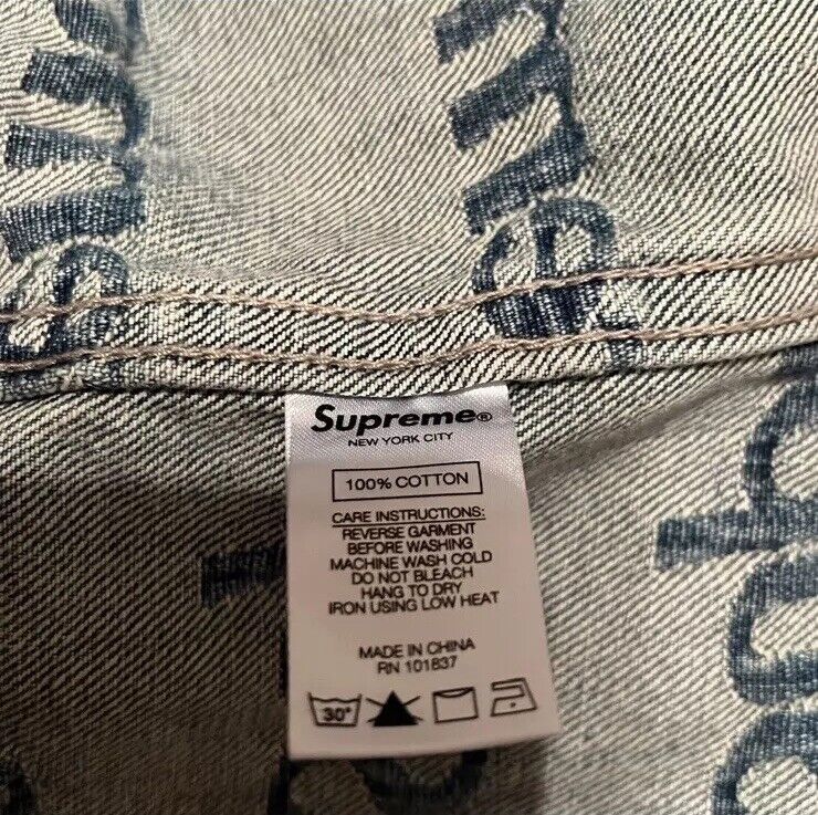 RARE Supreme Frayed Logos Denim Trucker Jacket Blue SS21 RARE Supreme Frayed Logos Denim Trucker Jacket Blue SS21