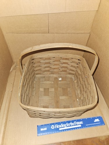 Longaberger C.G. 1983 LARGE Berry Square Basket with Swinging Handle - Picture 4 of 5