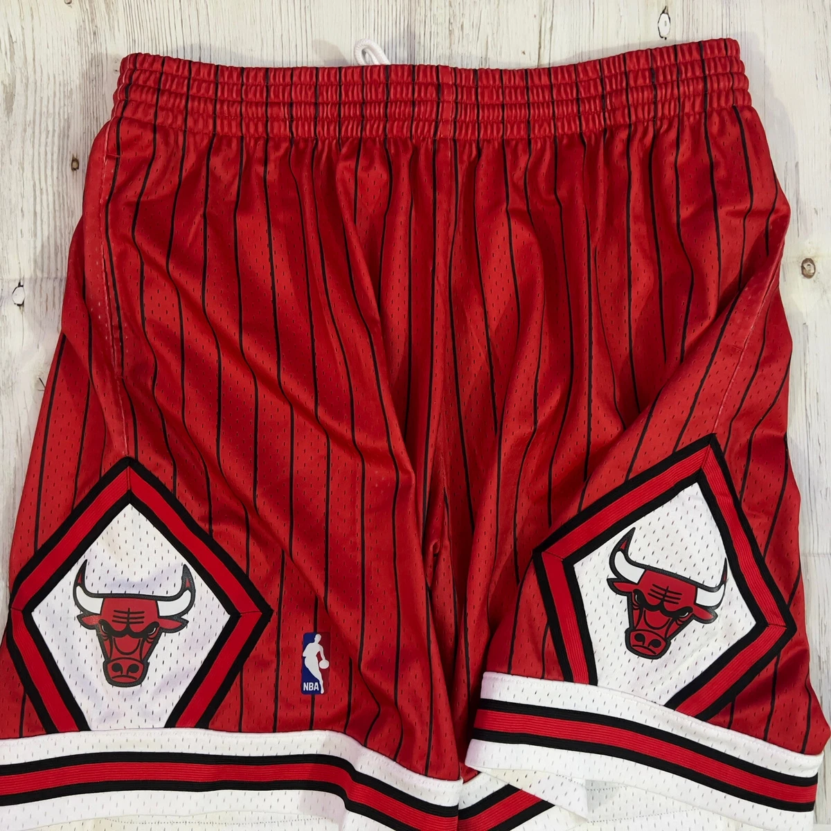 Mitchell & Ness Men's Chicago Bulls Reload Swingman Shorts - Blue - L