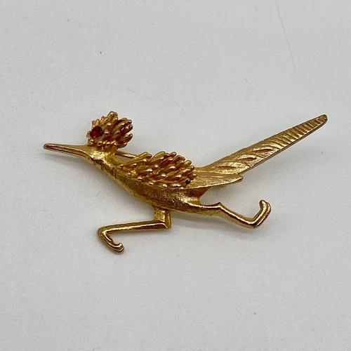Vintage Gold Tone Roadrunner Pin Ruby Colored Eye 1.75 in Costume Jewelry