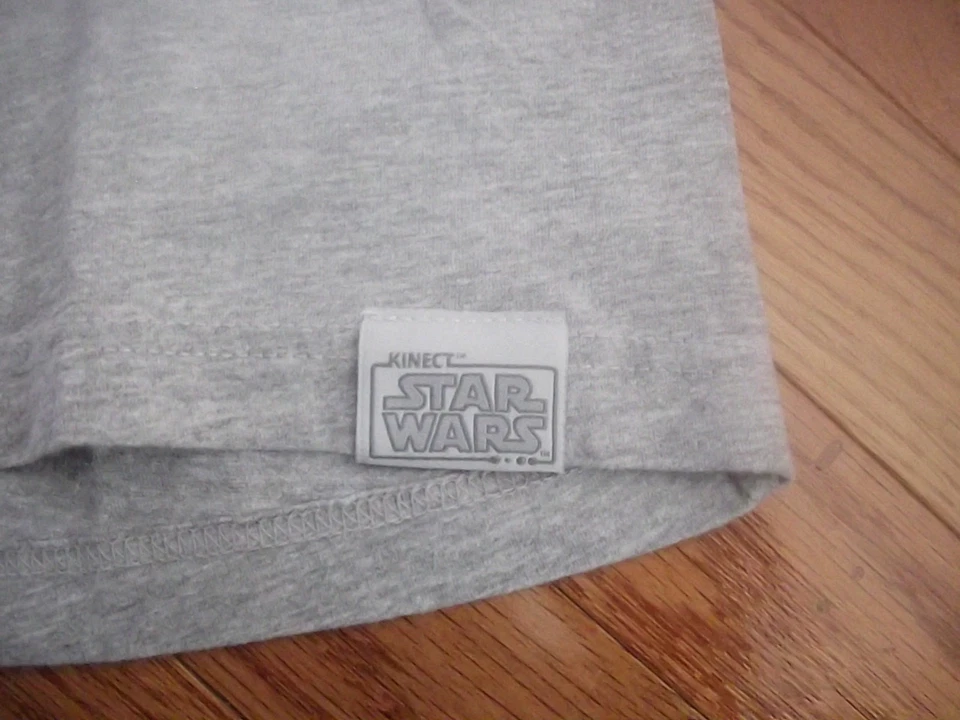 Camiseta Star Wars Kinect Promo Película R2-D2 y C3P0 Pequeña Rara Difícil de Encontrar Promocional Foto 2 de 3