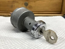 SUPERB VINTAGE AETNA POLLAK 3 POSITION IGNITION SWITCH W/ BRIGGS & STRATTON KEY