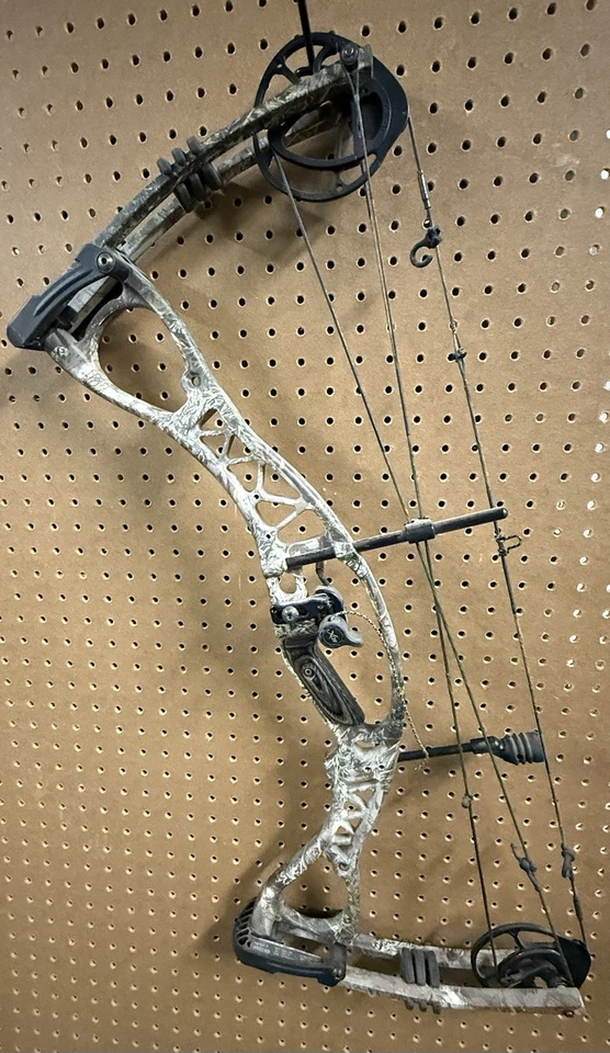 Hoyt Charger Compound Bow 70 Lbs Left Hand - Image 3 of 4