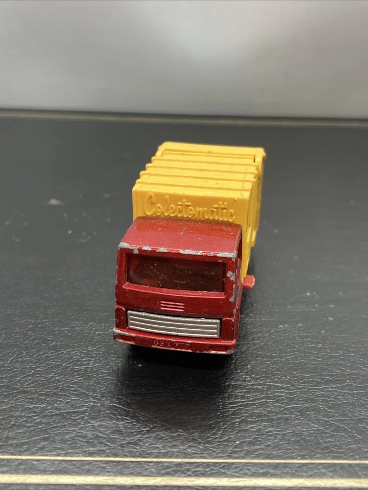 Matchbox Superfast #36 Garbage REFUSE TRUCK metallic red & yellow diecast - Image 3 of 4