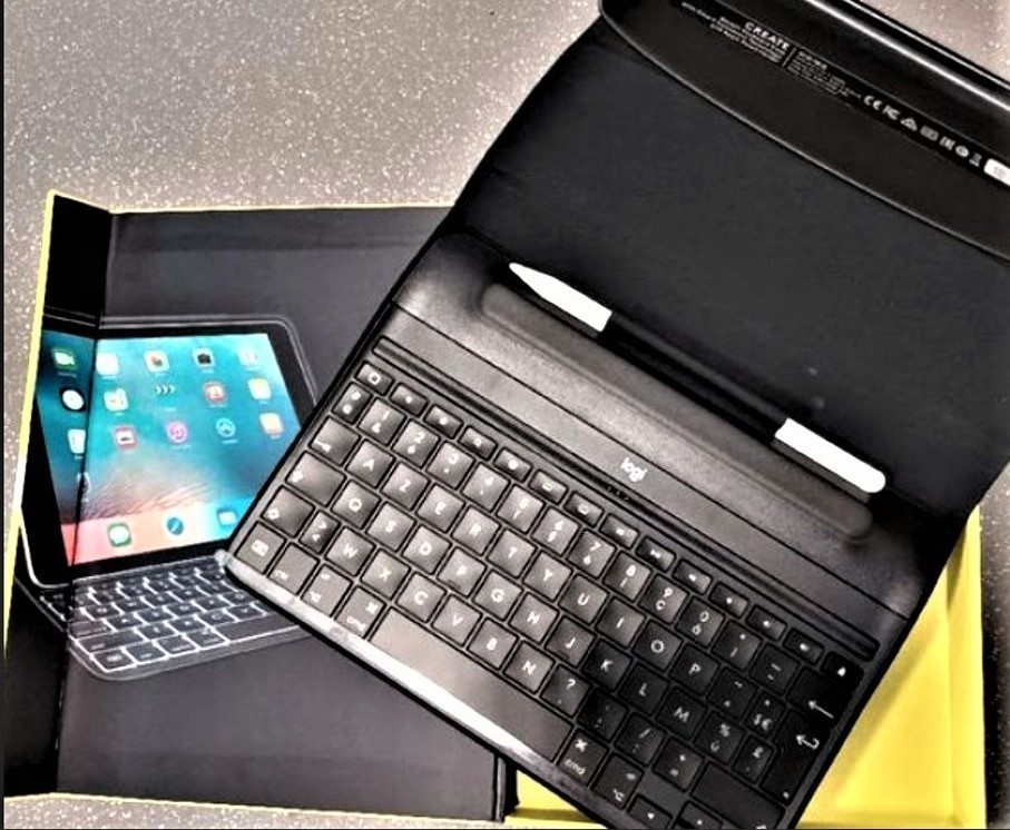 Logitech Create Clavier Bluetooth iPad Pro 9.7 pour Travailler en Café ou Train