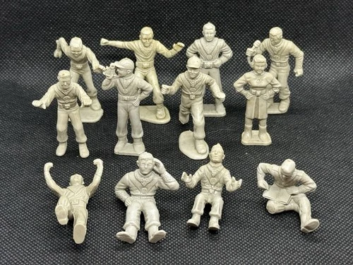 Vintage 1950s Marx Tom Corbett Rex Mars Playset Space Men Figures (12)