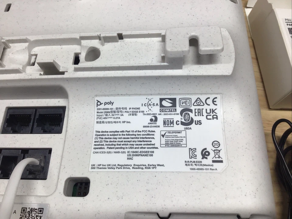 Poly Edge E100 IP 电话 – 2 线,支持 PoE,USB-C,抗菌(Yealink T54) — 第 3/4 张图片