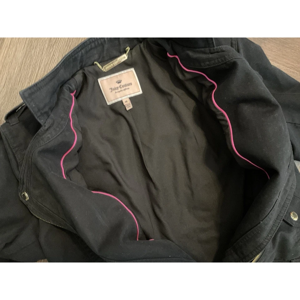 Chaqueta Juicy Couture para mujer negra mediana Moto con cinturón cremalleras doradas charretera elegante Foto 4 de 4