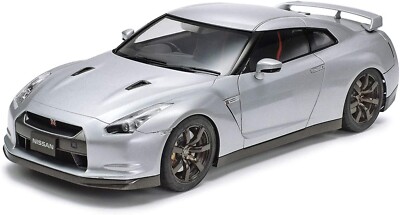 Tamiya 1/24 Sports Car Series No.300 Nissan GT-R Plastic Model 24300