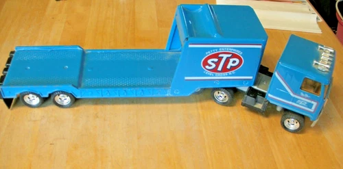 Ertl Petty Enterprises #43 race car hauler metal no car or accesories good shape