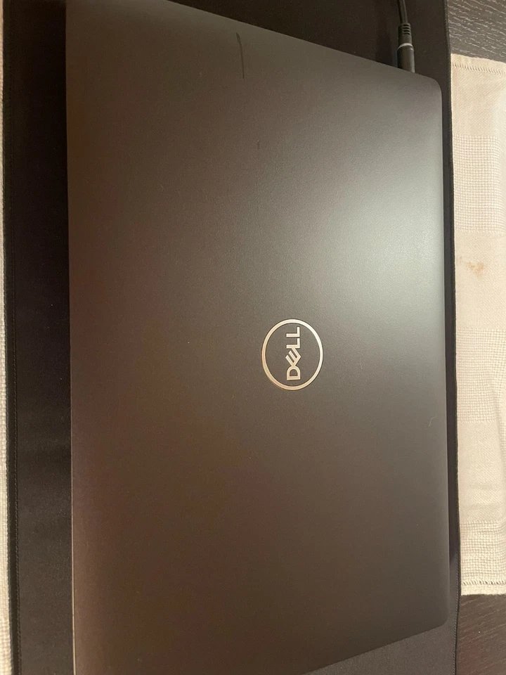 Dell Latitude 5501 · i5-9400H · 8GB · 512GB, foto 3 di 5