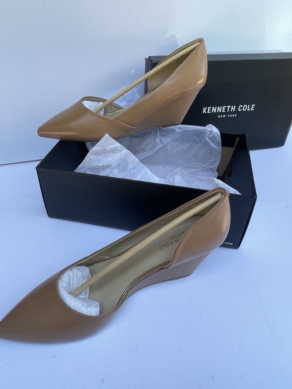 Kenneth Cole New York Ellis Wedge Pumps (Never worn / Ships Fast!)
