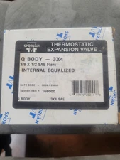 Sporlan - 168000 - TXV Q BODY 3/8" x 1/2" SAE Internal Equalizer Angle