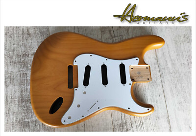 Strat, Stratocaster 11 Loch Pickguard, White, SSS Fräsung, US Bohrabstände