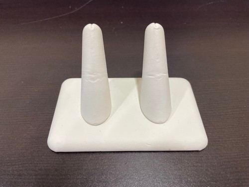 Double Ring Finger Display