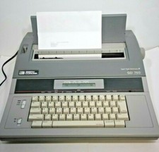 Smith Corona SD 750 Memory Type with Spell-Right Dictionary thumbnail