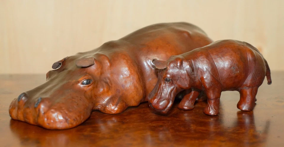 PAIR OF COLLECTABLE LIBERTY'S OMERSA BROWN LEATHER HIPPOPOTAMUS FOOTSTOOL HIPPO - Image 2 of 4