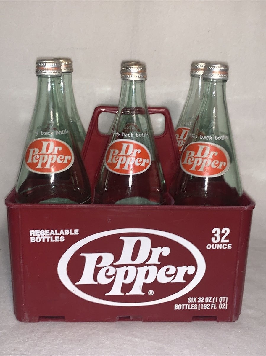 Vintage Plastic Dr. Pepper Soda 32oz. Bottle Carrier Caddy Crate