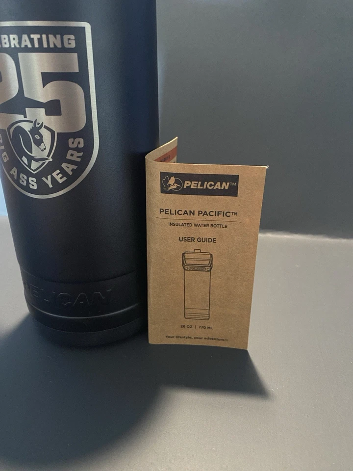 Botella de agua de acero inoxidable Pelican Pacific 26 oz - ¡Ventiladores de culo grande raros! Foto 4 de 4