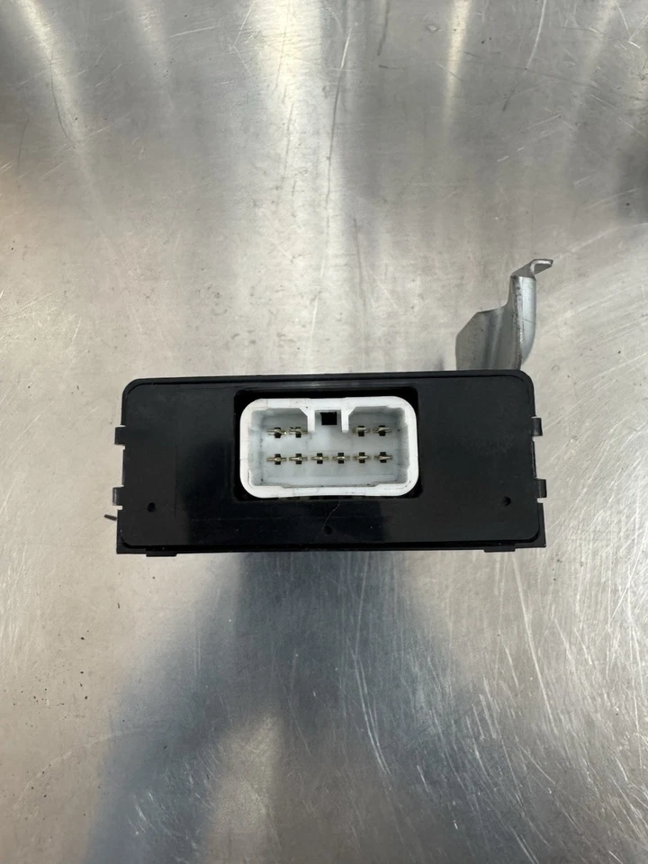 1996 - 2000 Toyota 4Runner 4WD 4x4 Control Module 89533-35070 OEM - Image 3 of 3