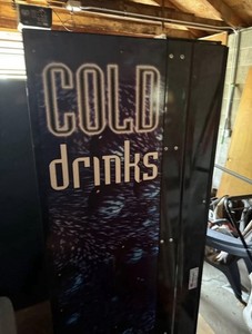 Commercial Cold Drinks Beverage/Soda Vending Machine Model Cold Drinks MPN N/A