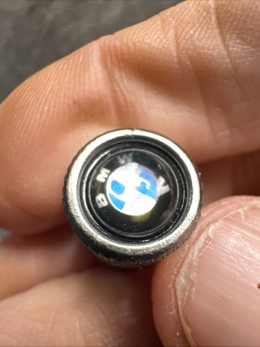 UNIVERAL VALVE STEM CAP COVERS WITH BMW LOGO SILVER 📦 - Picture 5 of 6