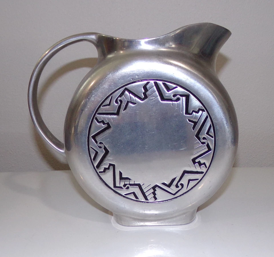 Jarra de agua Wilton Armetale peltre aleación de metal JAZZ disco solar azteca 64 oz Foto 2 de 4