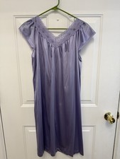 VTG 70s 80s Vanity Fair Lavender Nylon Tricot Nightgown Lace Cap Sleeve Small