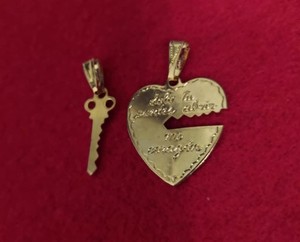 Authentic 14KT GOLD PLATED SOLO TU PUEDES ABRIR 2 PIECE CHARM PENDANT - 506SP