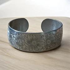 Kirk Stieff Pewter Cuff Bracelet Flower Of The Month April " Daisy " 900-4