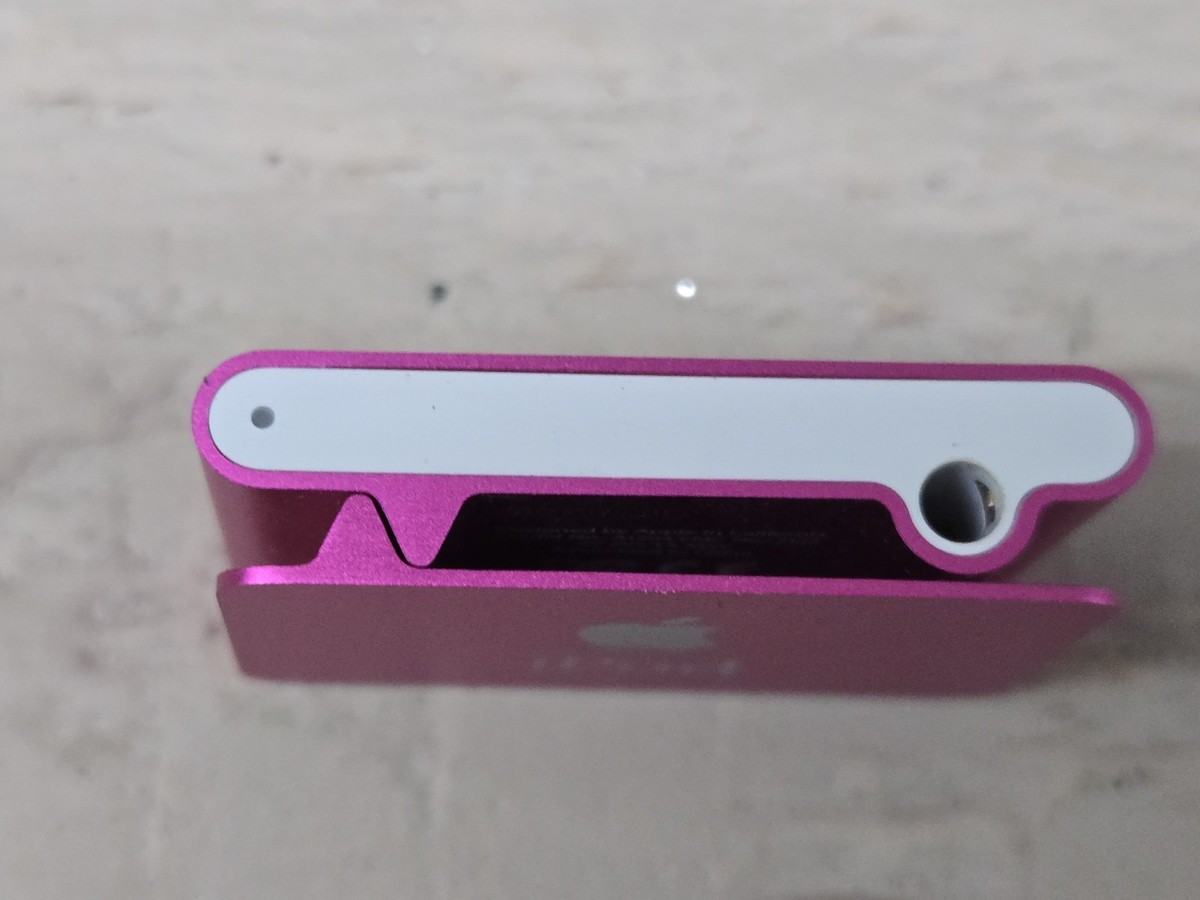 Pink Apple iPod shuffle 2nd Gen Clip On A1204 1 GB Complete Tested