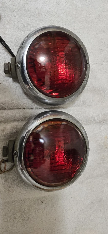 Винтажные красные герметичные предупреждающие лампы GE 4414R — PAR36 — металлические корпуса —... - Изображение 4 из 4