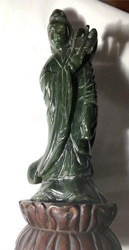 Chinese Carved green jade lady on wood stand - Picture 3 of 11