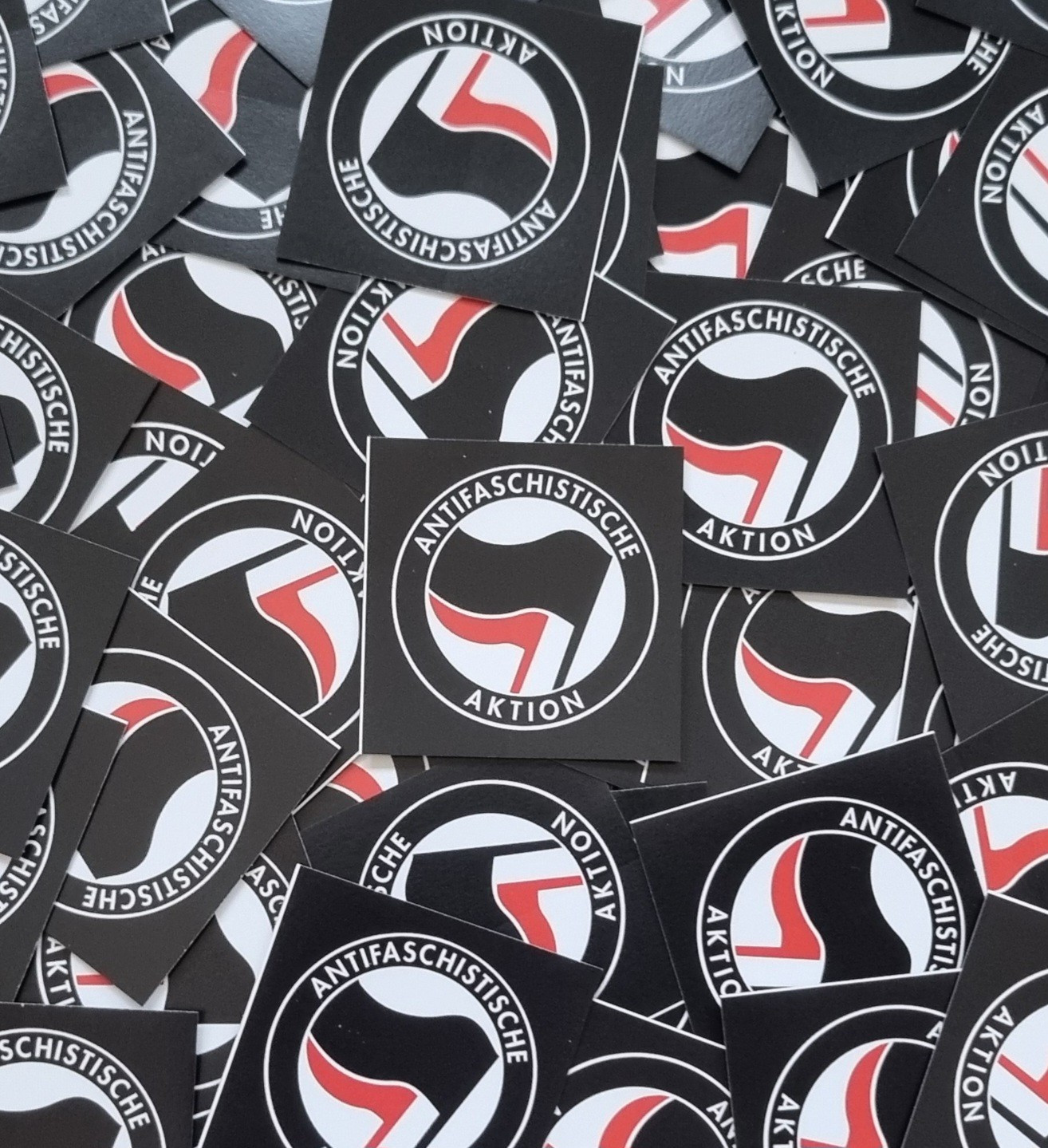 100x "Antifaschistische Aktion" Aufkleber